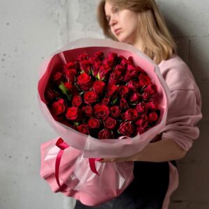 Букет из 51 красных кенийских роз