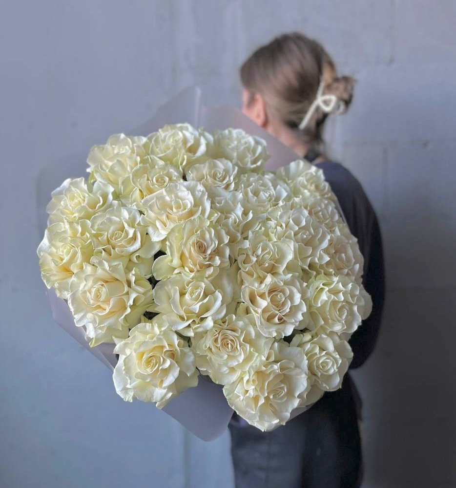 Букет из 25 французских роз (white)