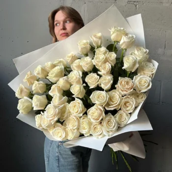 Роскошный букет из 51 белой розы