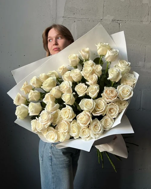 Роскошный букет из 51 белой розы